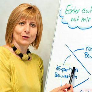 Waltraud am Flipchart